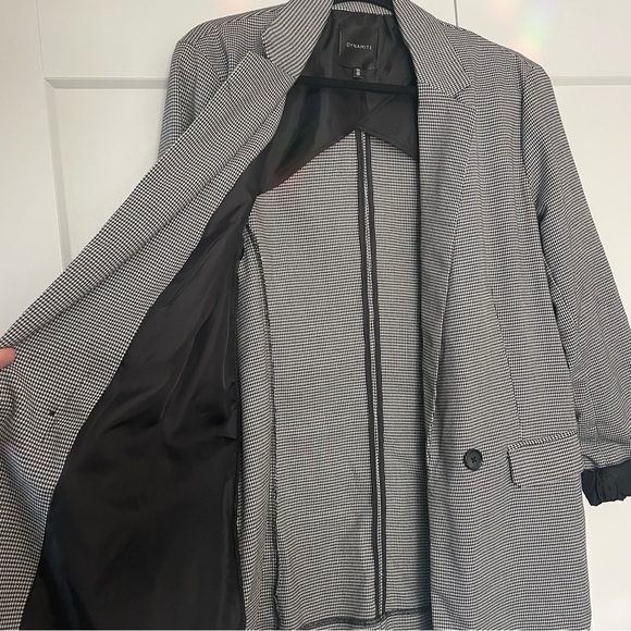 Dynamite Houndstooth Blazer - Picture 3 of 4